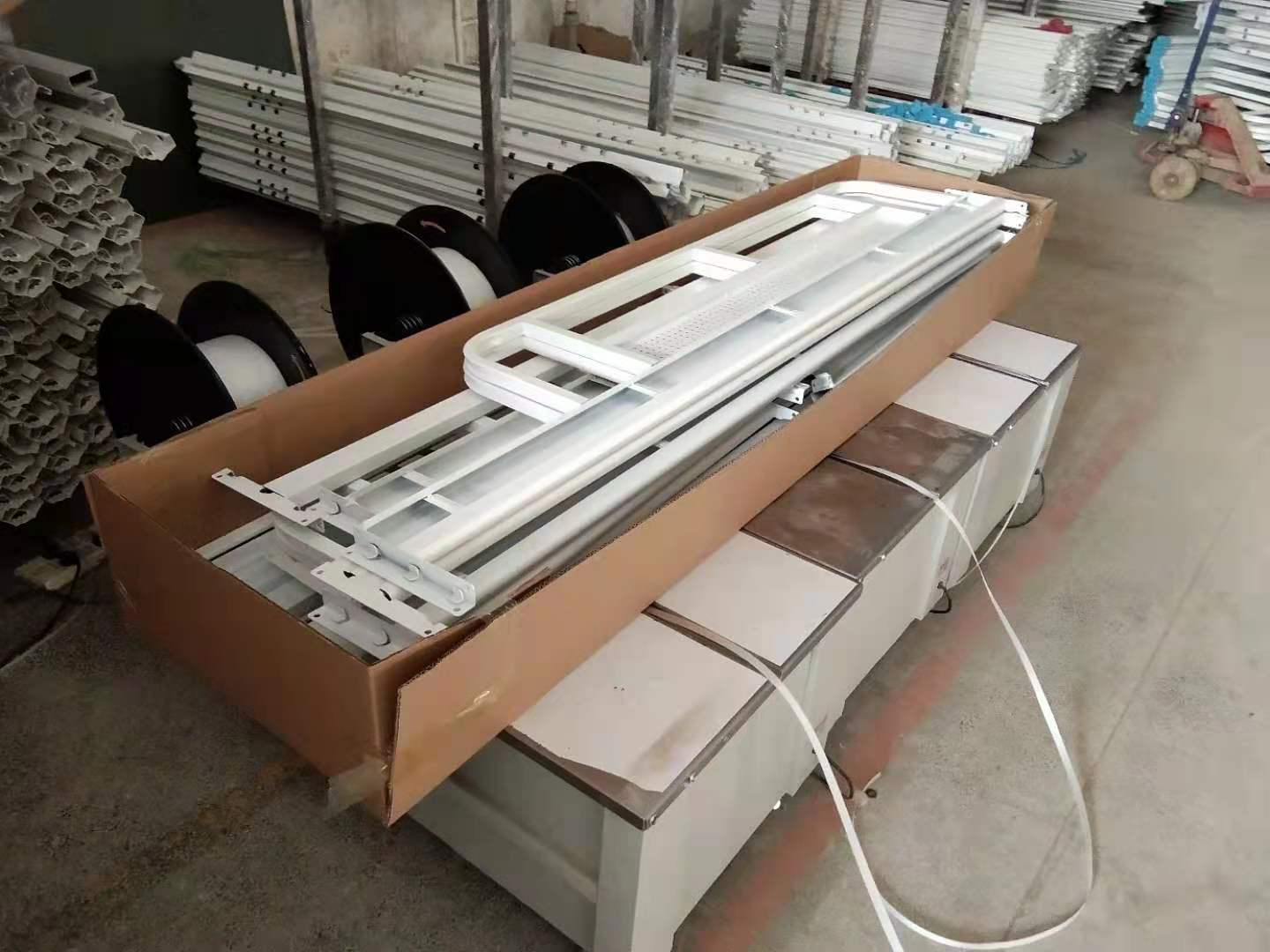 廠區(qū)堆滿鐵床怎么辦？