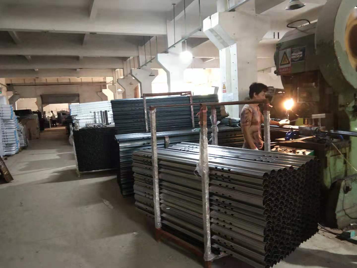 上下鋪鐵床生產(chǎn)廠家靠譜嗎？