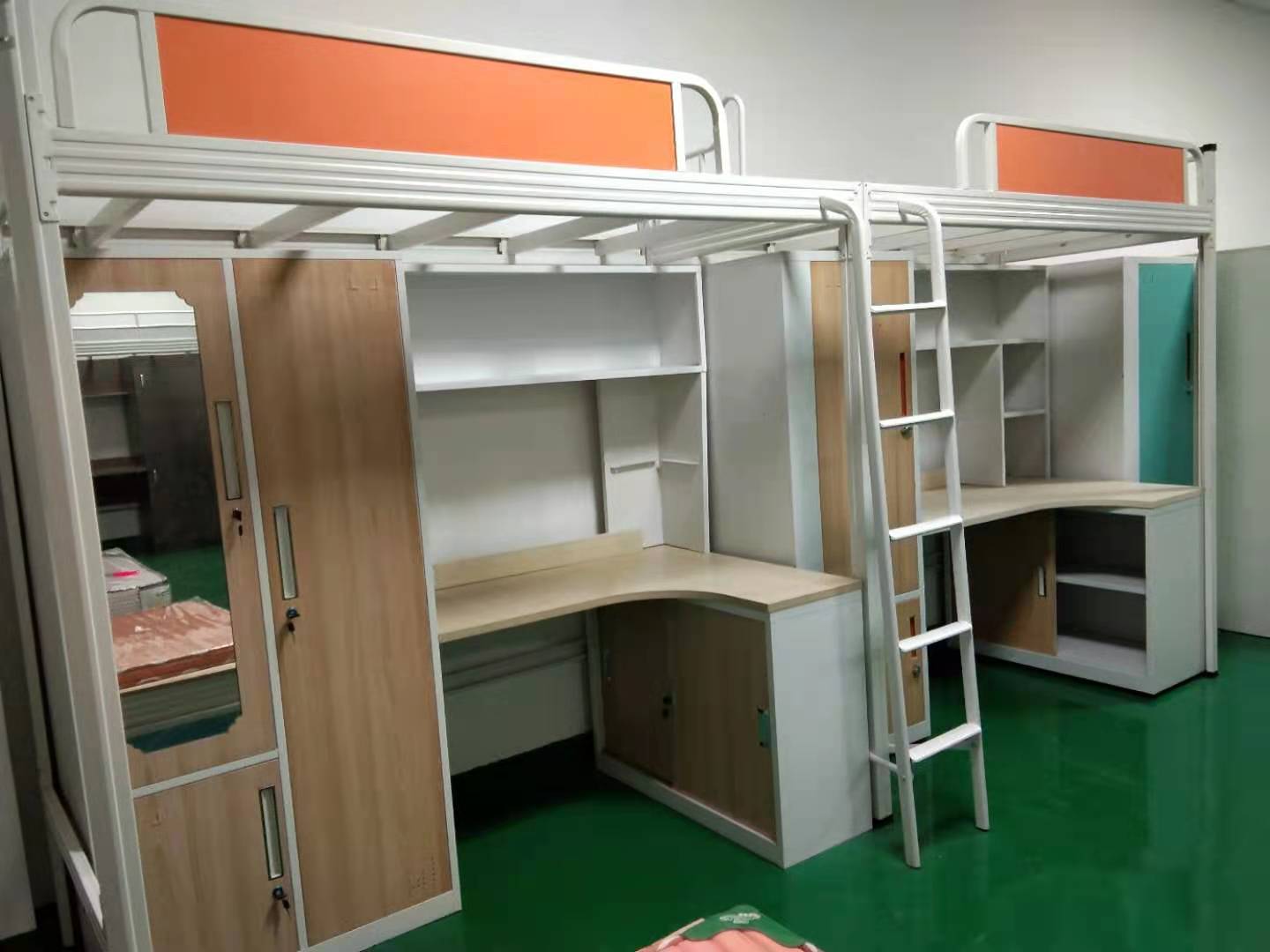 給孩子睡雙層鐵床時，需要考慮哪些事？